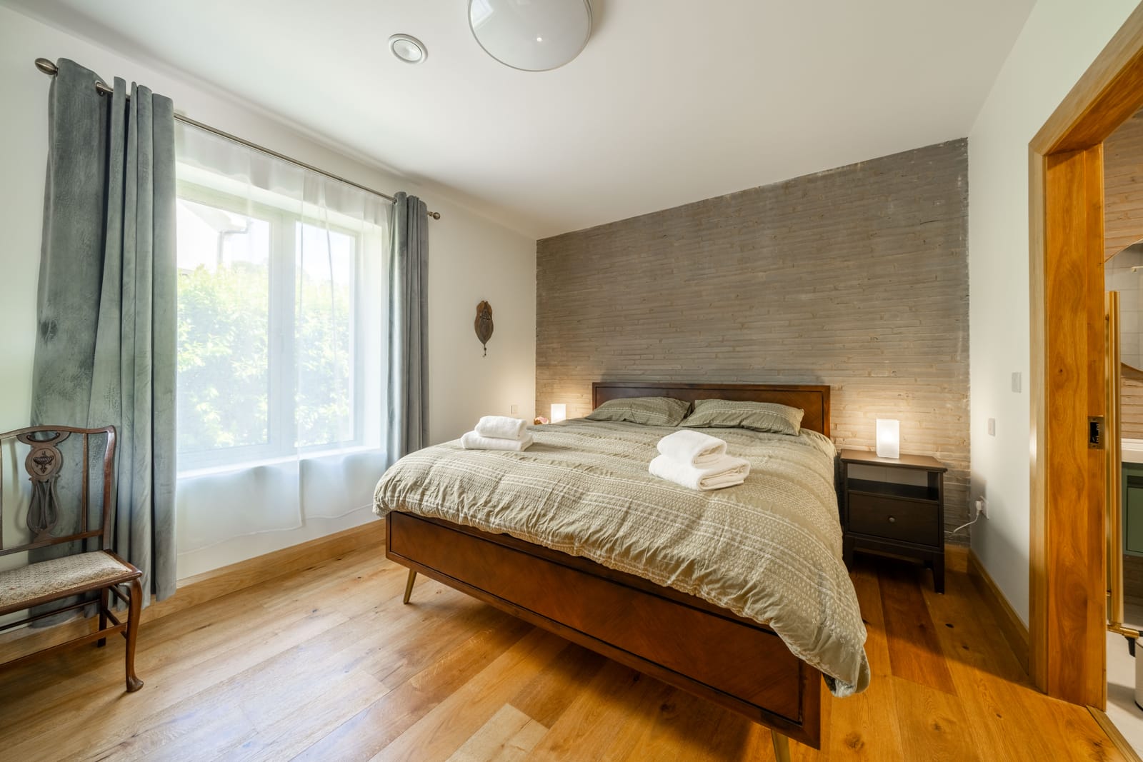 Shan Slieve master bedroom